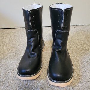 Lightweight Boots